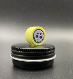 Koch Tools x Playge Collab - PVC KapSkyll - Easter Glow EDC Bead Zipper Pull - Bild 1 von 2