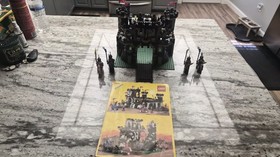 LEGO Castle: Black Monarch's Castle (6085) Extra parts! Complete w Instructions!