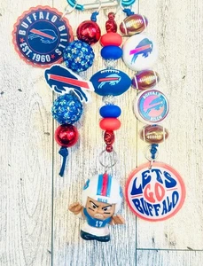 Dije de bolso de fútbol con cuentas Buffalo Bills | Hecho a mano - Imagen 1 de 1