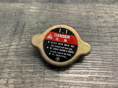 Honda CBR1100XX CBR600F4i F4i CBR900RR CR250R OEM Radiator Cap - Good! * - Image 1 of 2