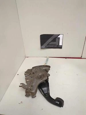 Dodge Charger 2013 montaje de pedal de freno de estacionamiento con montajes OEM Foto 1 de 4