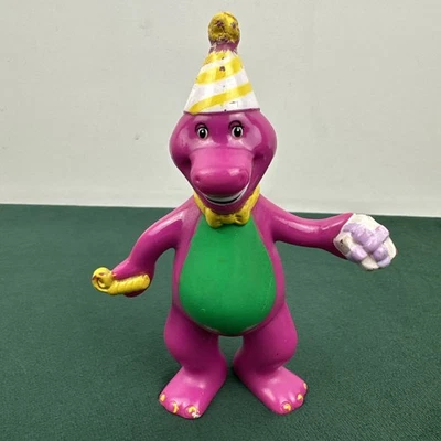 Figura De Colección Barney El Dinosaurio Cumpleaños El Grupo Lyon Púrpura Foto 1 de 4
