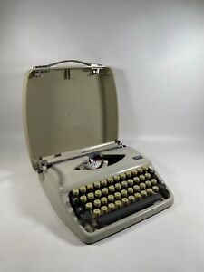 Adler Tippa1 Reiseschreibmaschine im Original-Koffer ca. 50er Jahre