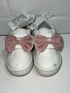 NWT! GAP Toddler Fuzzy Bow Sneakers - Pink & White Size 8 $45