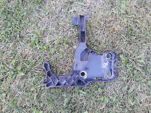 8200137495 Renault Megane II Bracket Front Left Headlight Mounting  - Picture 1 of 6