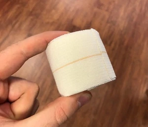 Erste Hilfe elastischer Klebeverband (5 cm x 4,5 m) 6 Rollen EAB - Bild 1 von 3