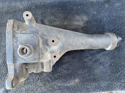 Ford Falcon Borg Warner T-10 1963-1965 carcasa trasera de 4 velocidades T10H-7A eje trasero T10 Foto 1 de 4