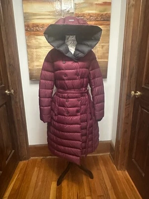 SOIA + KYO Borgoña Ligero Abrigo Puffer Talla L $650 Foto 1 de 4