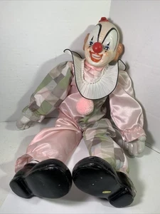 Vintage 80er Porzellan Clown Puppe.  Rosa mit Salbei Karos selten - Bild 1 von 15