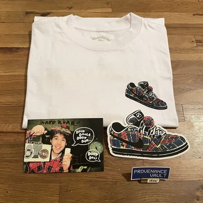 Camiseta Nardwuar x Nike SB 2025 Tour con tarjeta fotográfica FIRMADA Foto 1 de 4