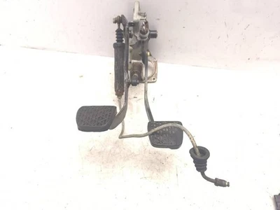 Mercedes-Benz W123 C123 Coupé 1978 LHD 2.3 Assemblaggio Pedale Benzina 80kW Foto 1 de 4