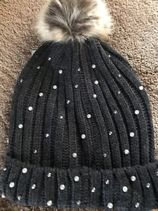 Ladies Winter Hat - Picture 1 of 2