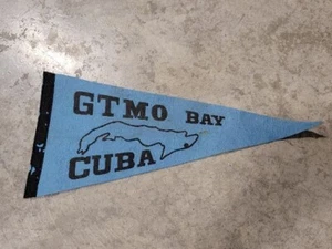 Banderín de fieltro azul GTMO Guantánamo Bay Cuba de colección años 40 50 base militar de Estados Unidos - Imagen 1 de 6