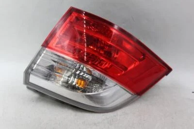 Lanterna traseira direita passageiro quarto painel montado 2014-17 Honda Odyssey fabricante de equipamento original 29754 - Imagem 1 de 4