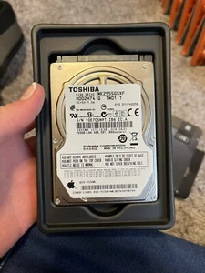 Toshiba MK2555GSXF HDD2H74 250GB Apple 655-1550D Internal HHD hard Drive 2.5 - Afbeelding 1 van 2