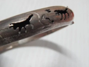 VINTAGE ANTIQUE MEXICAN / SOUTHWEST STERLING SILVER HINGED BRACELET BULLFIGHTER - Picture 1 of 7