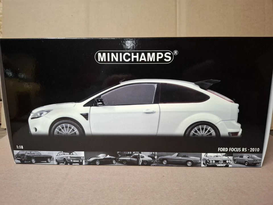 Ford Focus RS 2010 Minichamps escala 1:18 blanco nuevo nunca exhibido  Foto 1 de 4