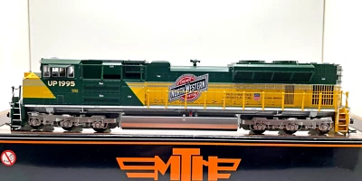 HO MTH 80-2011-1 SD70ACE CHICAGO & NORTHWESTERN HERITAGE UP # 1995 DCC SOUND LED - Image 1 of 2