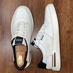 ZAPATILLAS BOSS SUELA DE CUERO CON DETALLES DE FIRMA TALLA 9 Blanco Negro Marrón - Imagen 1 de 12