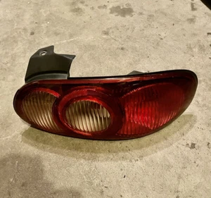 2001-2005 Mazda Miata NB NB2 Passenger Side Taillight - Picture 1 of 3