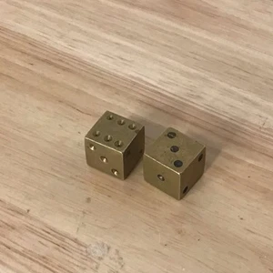 Vintage Brass Pair of Dice Set of 2 Antique Beautiful Condition MCM - Bild 1 von 4