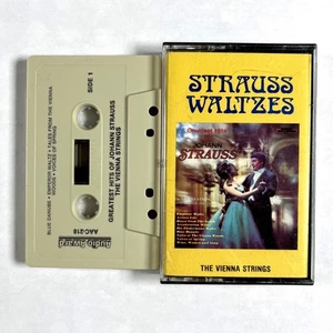 Strauss Waltzes- The Vienna Strings (1970) Classical Cassette Tape Tested - Foto 1 di 3