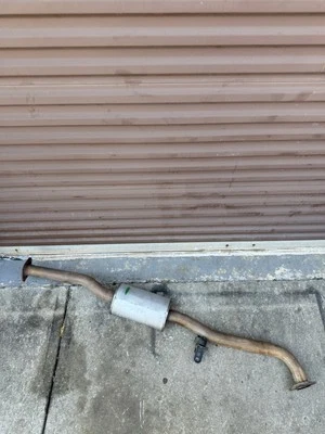 Infiniti G35 2003 tubo de escape resonador 20300 OEM 13BEWE0/151D Foto 1 de 4