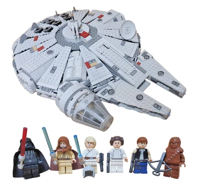 LEGO Star Wars 7965 Millennium Falcon - with Minifigures - Image 1 of 4