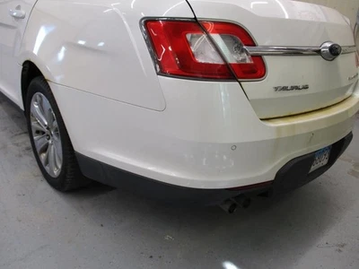 Used Rear Bumper Assembly Rear fits: 2011 Ford Taurus Limited park assist w/trun Foto 1 de 4