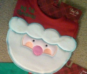 BODY NUOVO CON ETICHETTE GRANDE BAVAGLINO NATALIZIO MY 1ST CHRISTMAS SANTA FACE & LS TG 0-3 MESI - Foto 1 di 2