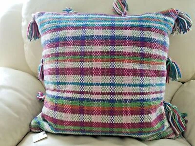 Nueva almohada Anthropologie almohada 18 x 18 pulgadas a cuadros con flecos Foto 1 de 4