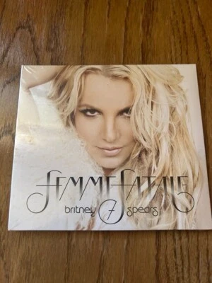 Britney Spears - Femme Fatale CD, BRAND NEW with FREE SHIPPING — 第 1/2 张图片