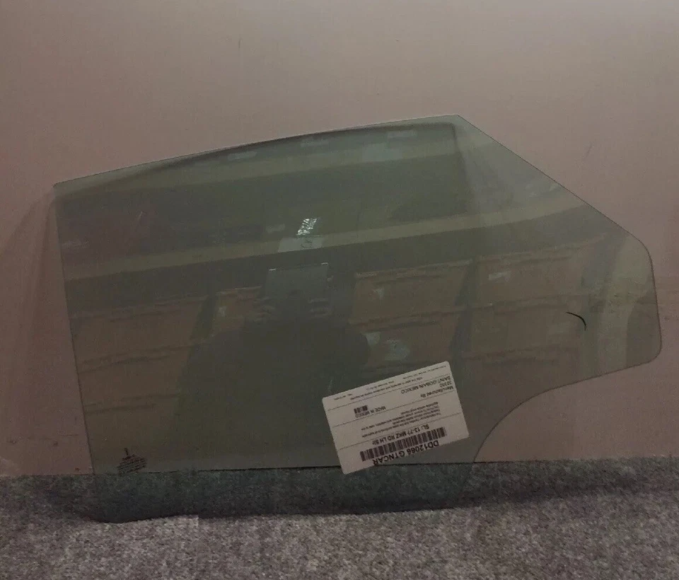 Nuevo Lincoln FORD OEM 13-16 MKZ Vidrio-Puerta Trasera-Ventana Izquierda DP5Z5425713A, DD12066 Foto 1 de 4