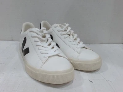 Usado Como Nuevo - Veja Mujer Campo Bajo Sin Cromo, Blanco/Negro, EE. UU. 8 / UE 39 / UK 6 Foto 1 de 4