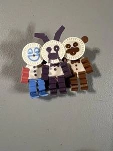 Paper Plate Pals FNAF The Twisted Ones Gamestop Exclusive 1/72 Mystery Mini - Picture 1 of 1