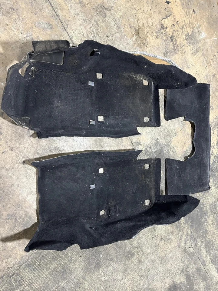 Alfombra de piso delantero Corvette C5 97-04 negra cupé Targa #0035 Foto 1 de 4