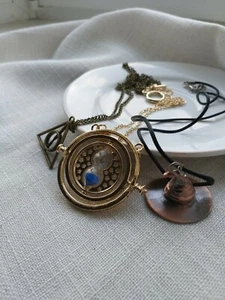 Oferta Lote 3 Collares Harry Potter, giratiempos, sombrero, triángulo - Imagen 1 de 5