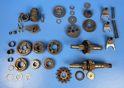 Honda CRF250R 2005 OEM eje de transmisión entrada salida engranajes caja de cambios Tranny Foto 1 de 4