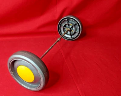 Conjunto de ruedas de repuesto para aspiradora Dyson Yellow DC14 Foto 1 de 3