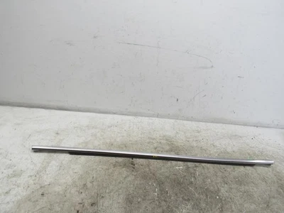 2011 Hyundai Equus left driver rear back door window glass trim molding belt OEM Foto 1 de 4