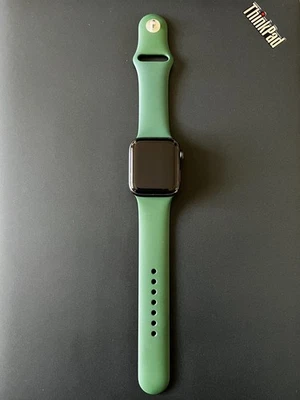 Apple Watch SE (40mm) (2020) - Image 1 of 4