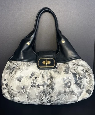 BOLSO DE MANO BRAHMIN, CON BOLSO DE HOMBRO FLORAL BLANCO Y NEGRO MUY GRANDE, TIENE DEFECTOS LEER Foto 1 de 4