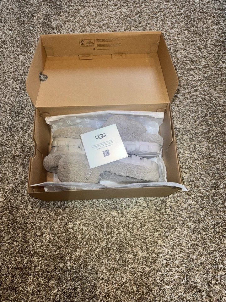 Nuevo Talla 6 Uggs Acogedor Cozzetia  Foto 1 de 4