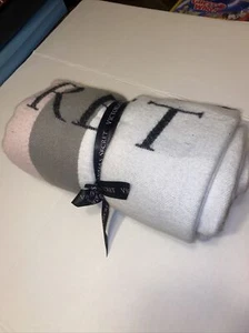 Victoria’s Secret Gift Throw New - Picture 1 of 5