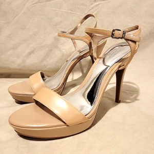 Gianni Bini Platinum Collection DAINTY Woman Heels Sandals Nude Patent NEW 9.5 M - Picture 1 of 8