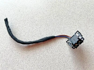 2004-2010 MERCEDES-BENZ SLK280 SLK350 R171 ~ TRUNK LID TRIM LIGHT SOCKET PLUG - Image 1 of 3