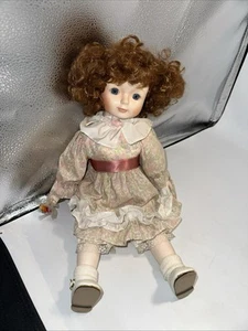 #59D Bambola di porcellana vintage - Foto 1 di 17