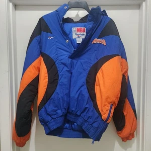 Chaqueta con Capucha Vintage 93 Reebok NBA NY Knicks Puffer Cremallera Completa Talla 2XL ¡NUEVA SIN ETIQUETAS!  - Imagen 1 de 15