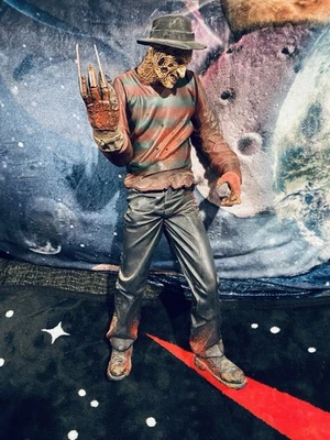 NIB - A Nightmare On Elm Street 18" Freddy Krueger McFarlane Toys Movie Maniacs - Image 1 of 4