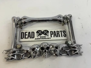 Harley Cromo Calavera Huesos Llama Moto Placa Ajuste Anillo Marco - Imagen 1 de 2